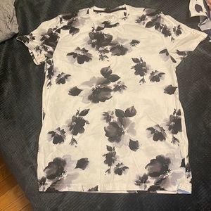 Small Hollister tshirt